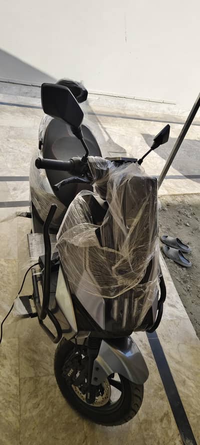 Evee Sqube electric scooter
