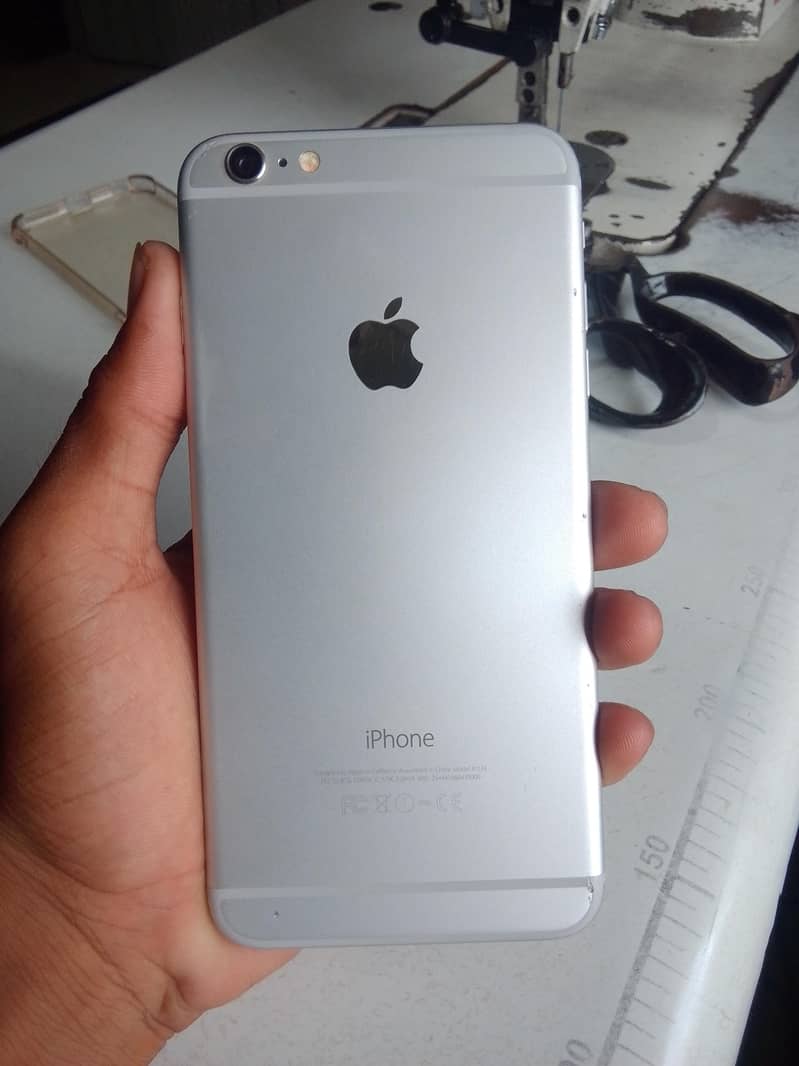 Apple iPhone 6 Plus 0