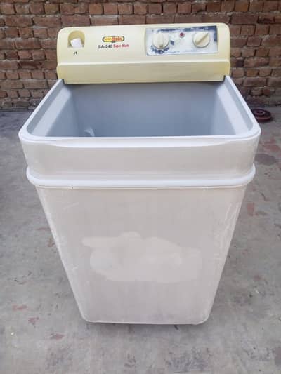 Fully Functional Washing Machine in Good Condition
