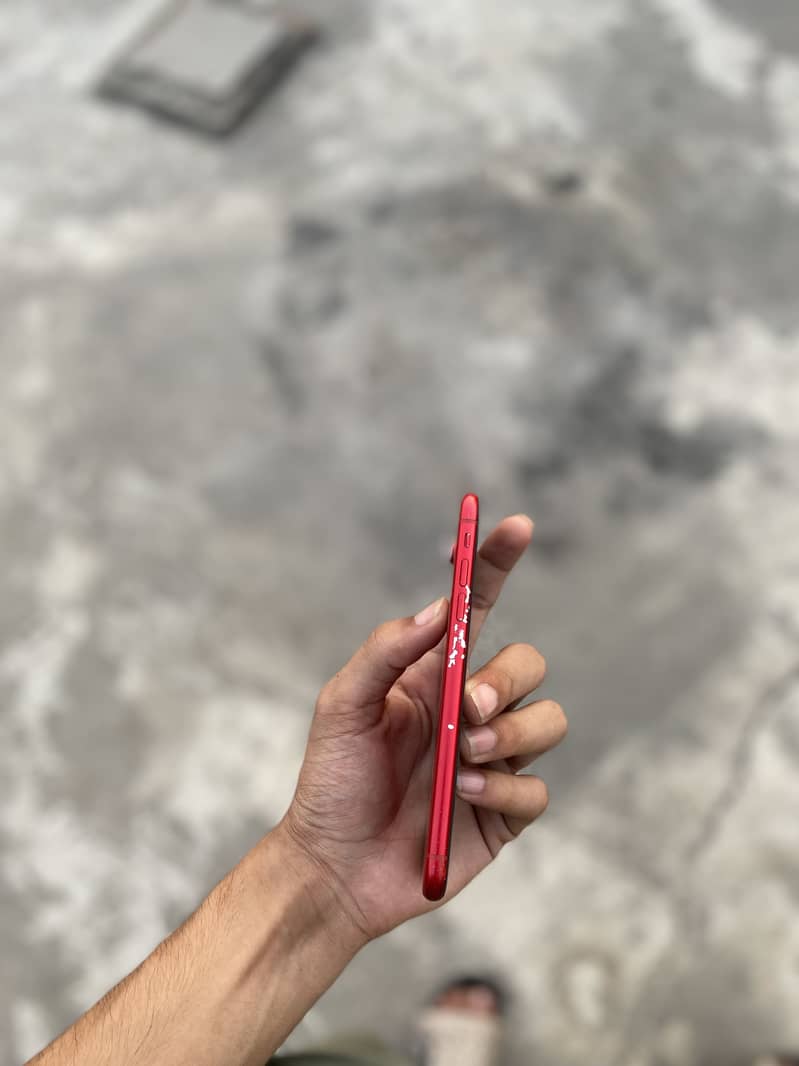 Apple iPhone XR 4
