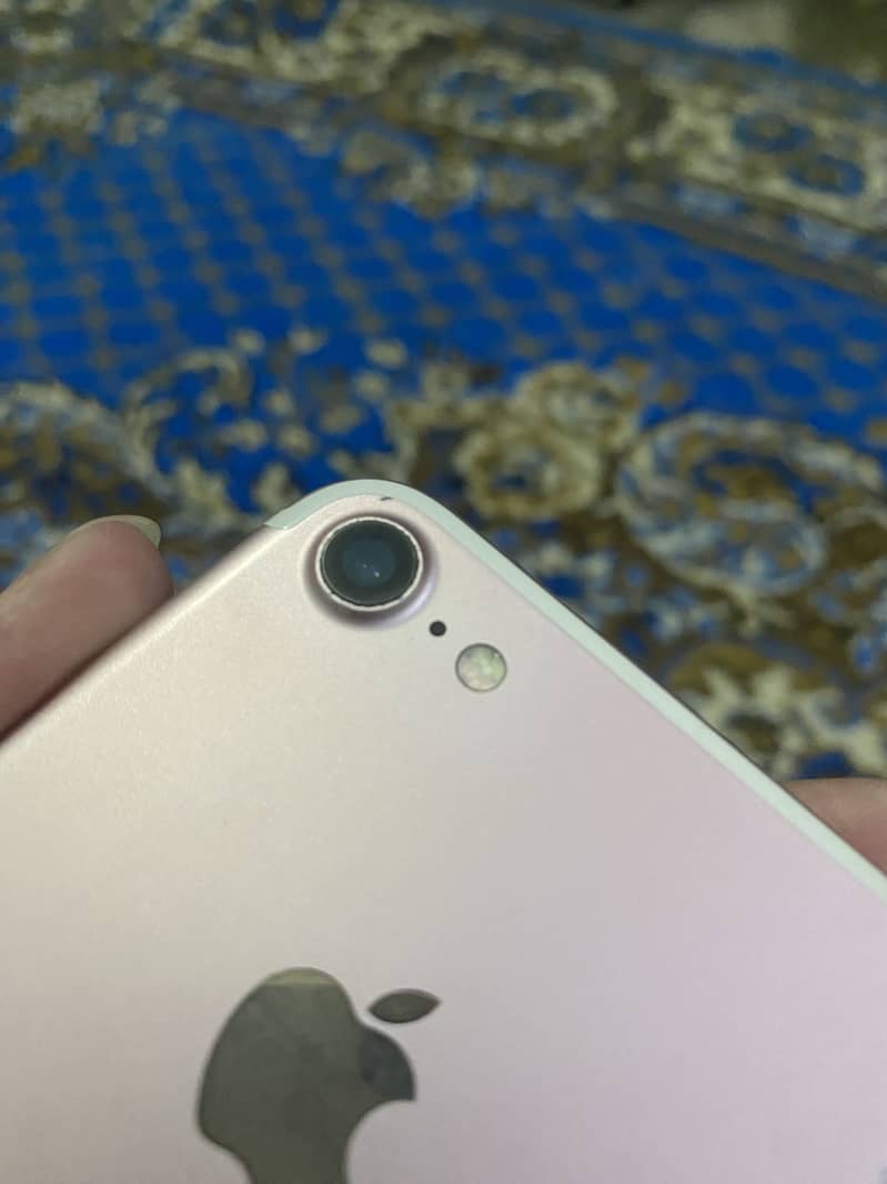 Apple iPhone 7 1