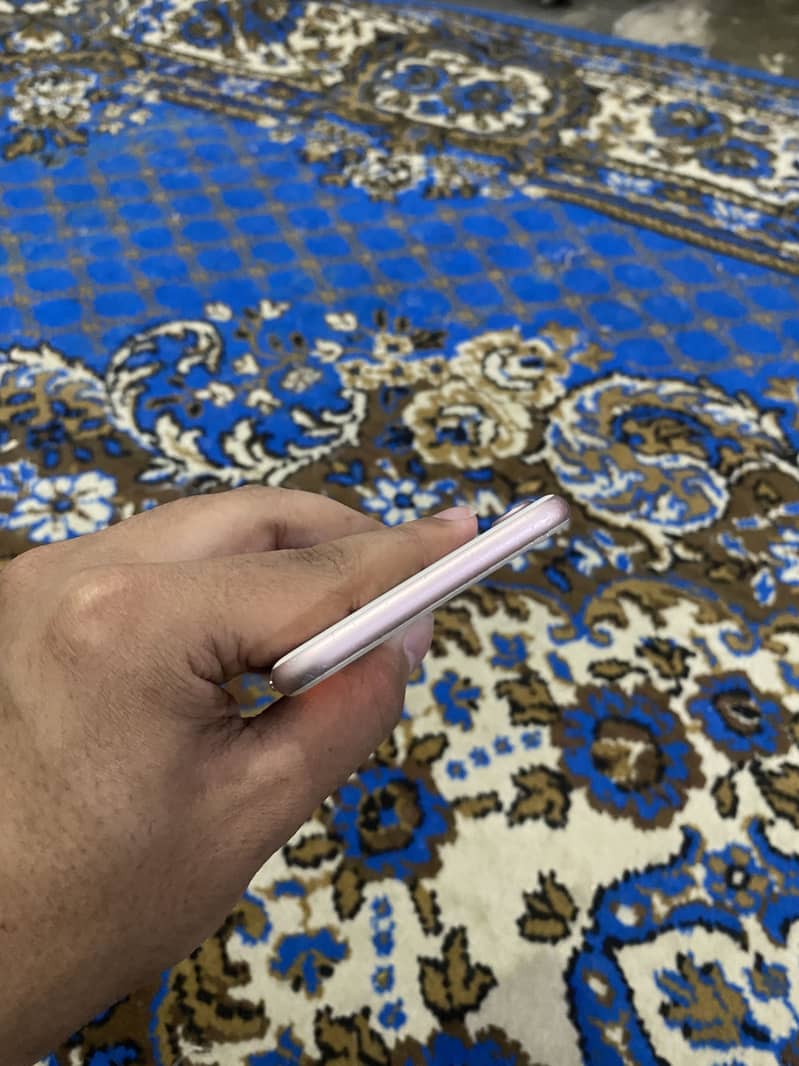 Apple iPhone 7 2