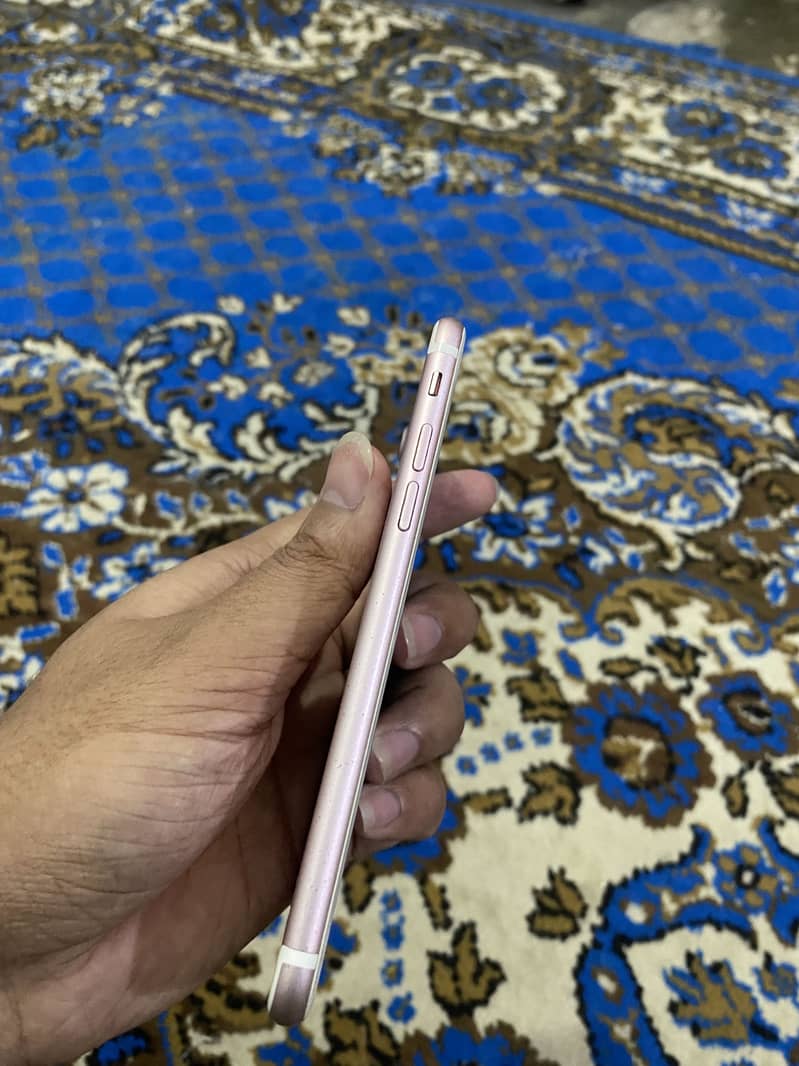 Apple iPhone 7 5
