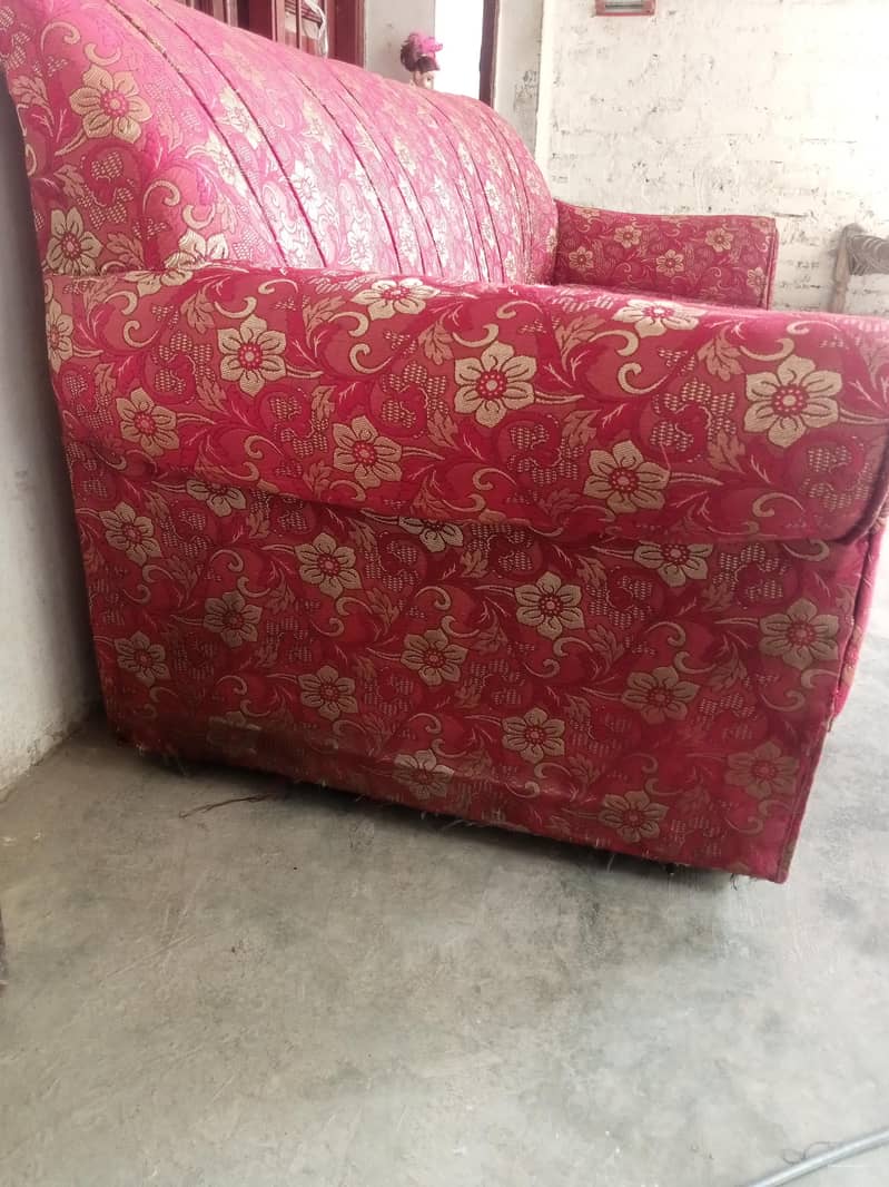 Sofa with low cost 3