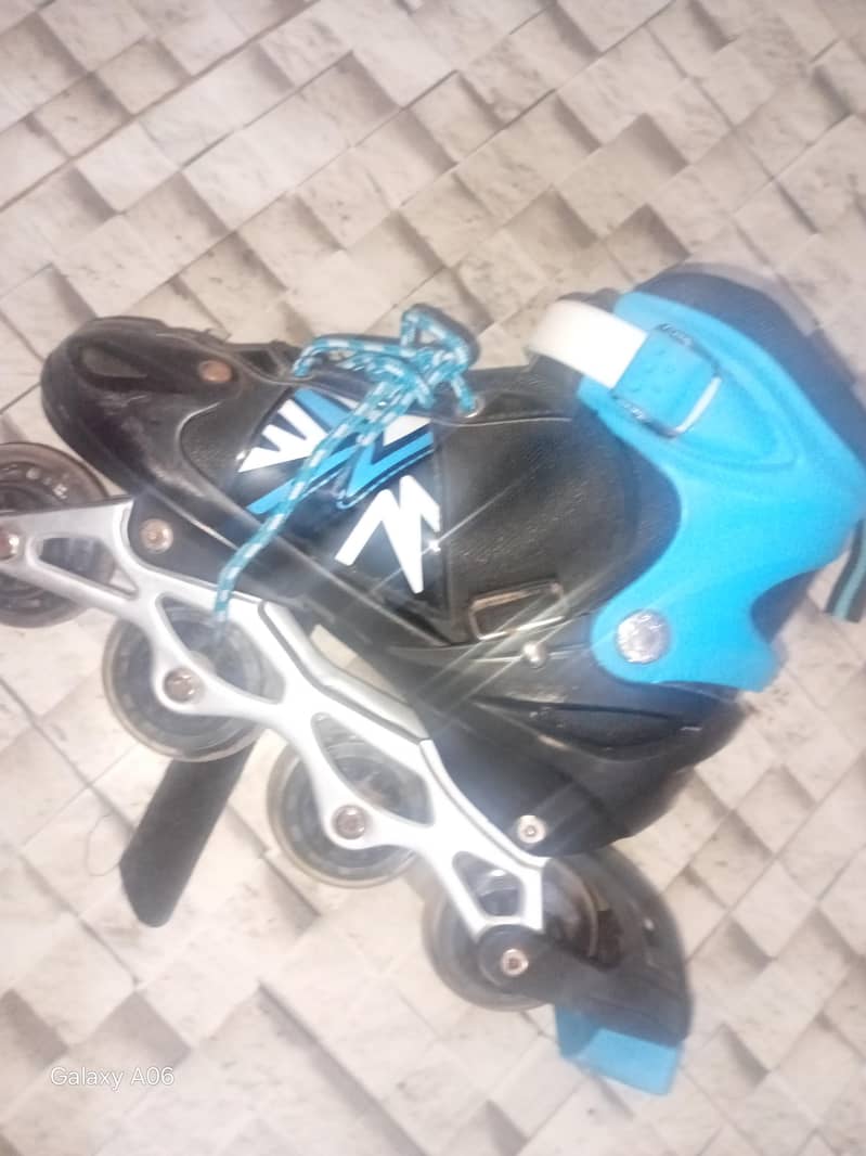 SKATING SHOES 0