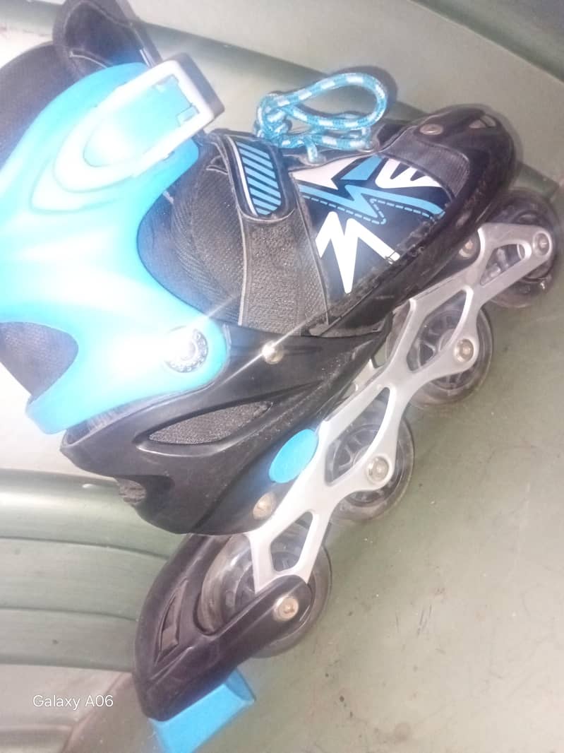 SKATING SHOES 2