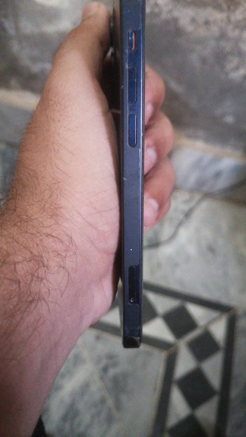 Apple iPhone 12 3