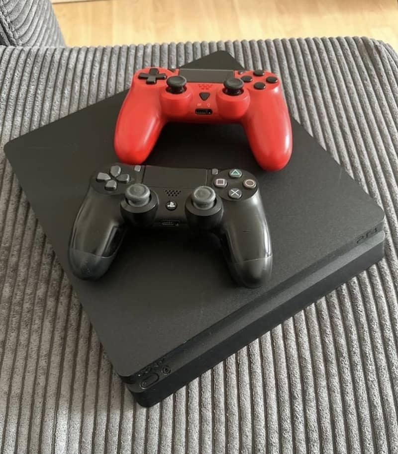 Ps4 with 2 controller 0