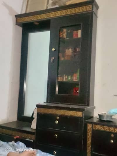 Dressing table