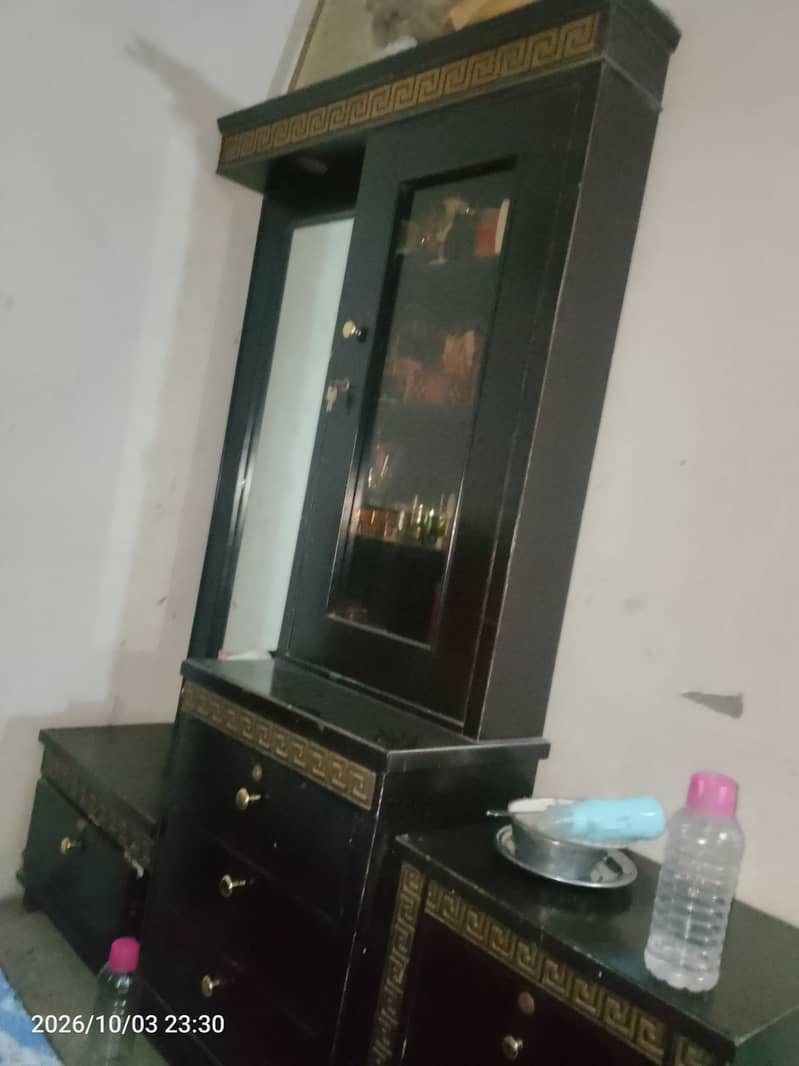 Dressing table 2