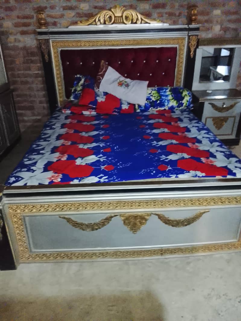 Bed side table showcase and dressing 4