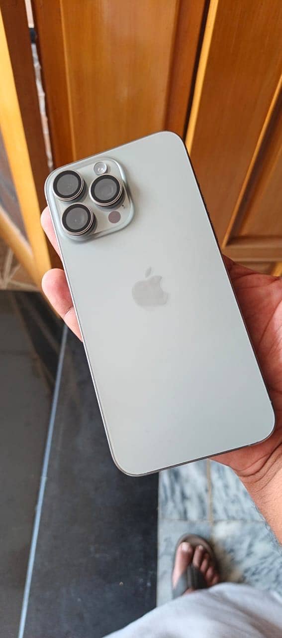 Apple iPhone 15 Pro Max 0