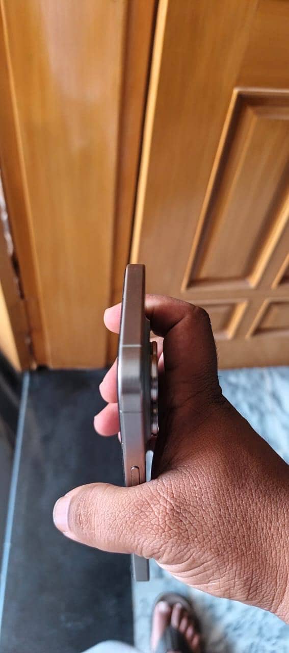 Apple iPhone 15 Pro Max 5