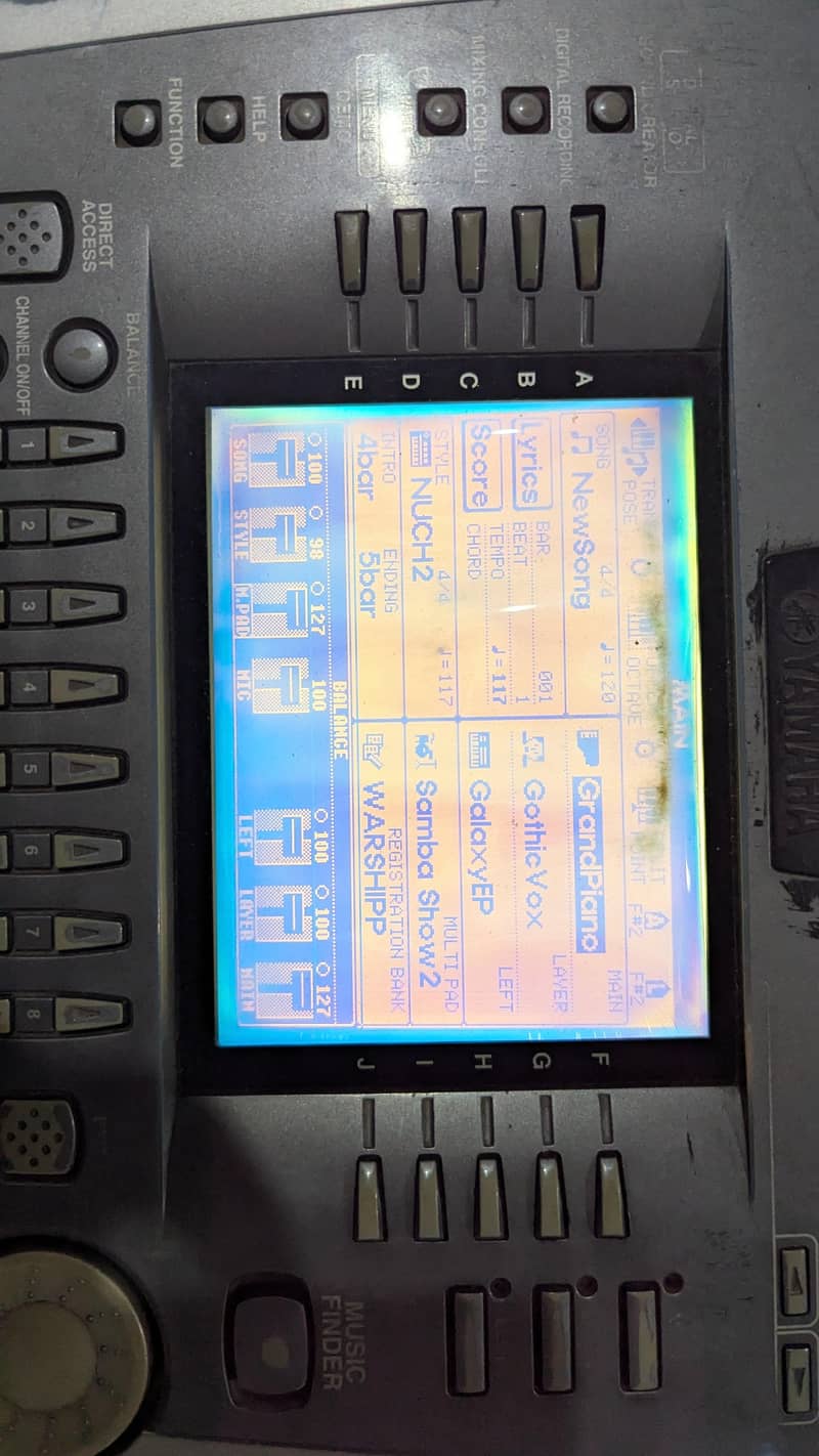 Yahama PSR 2000 5