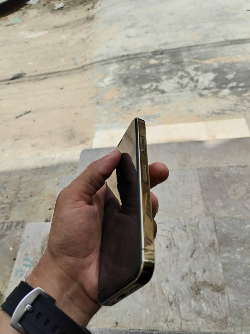 Apple iPhone X 3
