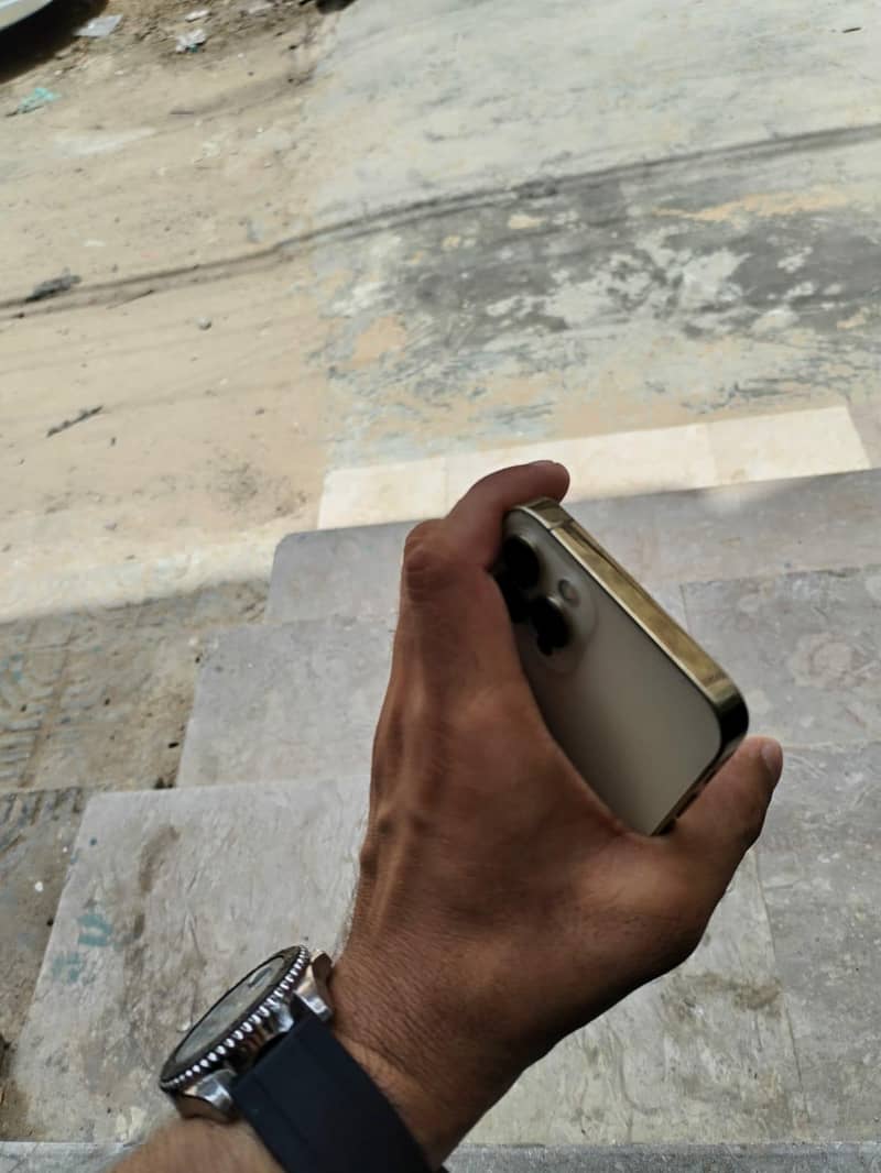 Apple iPhone X 4