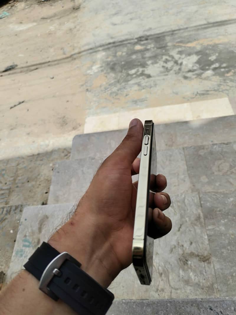 Apple iPhone X 5