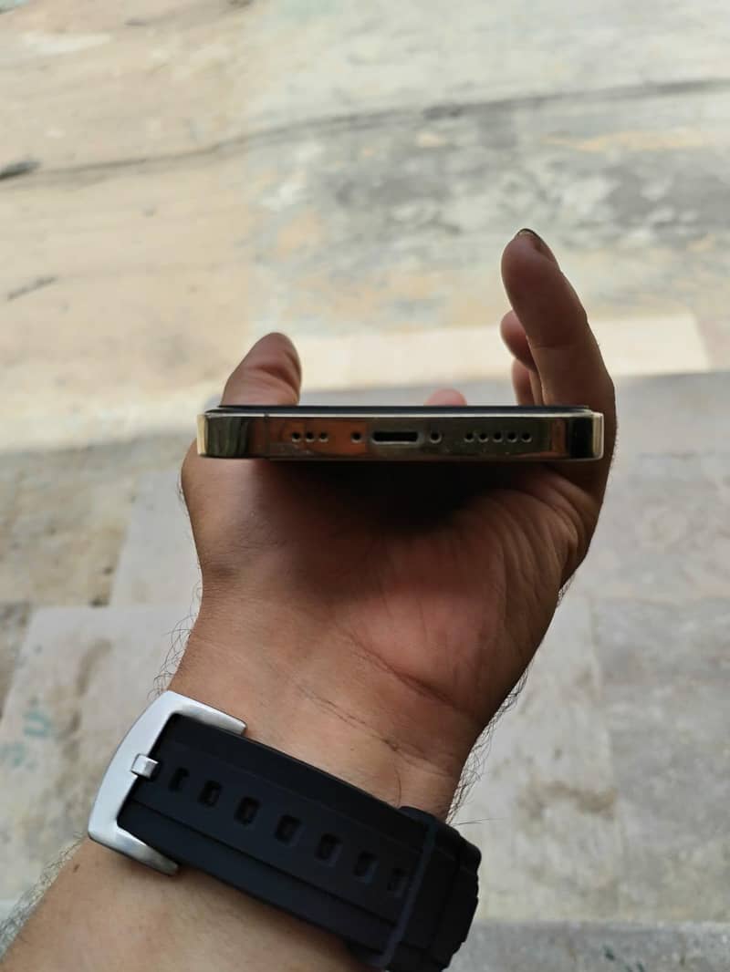Apple iPhone X 6