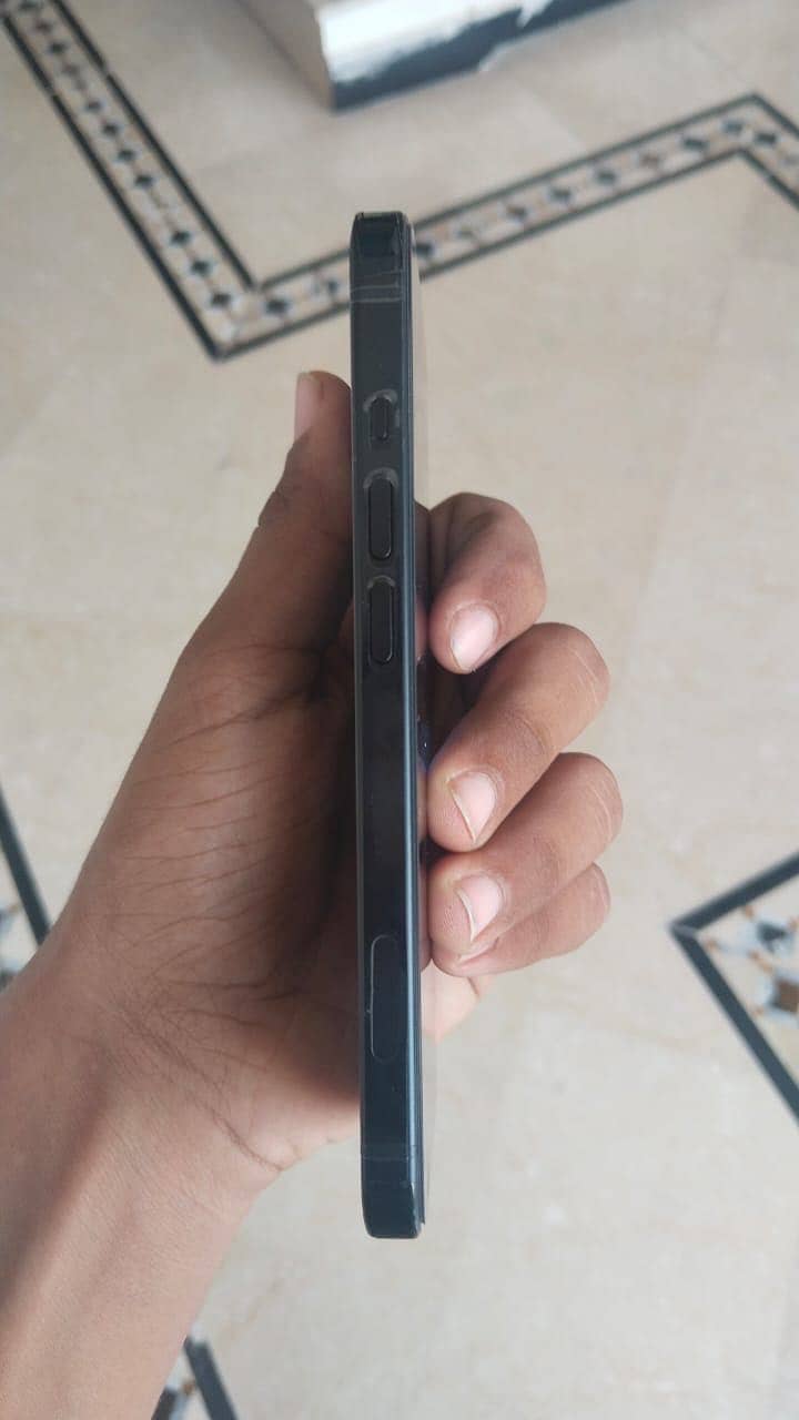 Apple iPhone 15 2