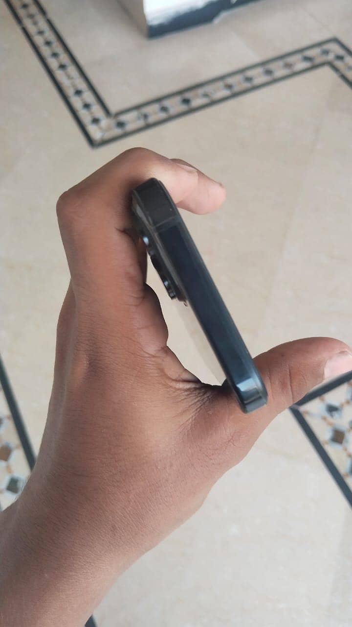Apple iPhone 15 5
