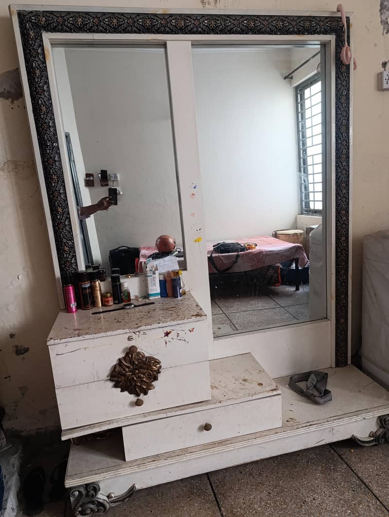 dressing table 3