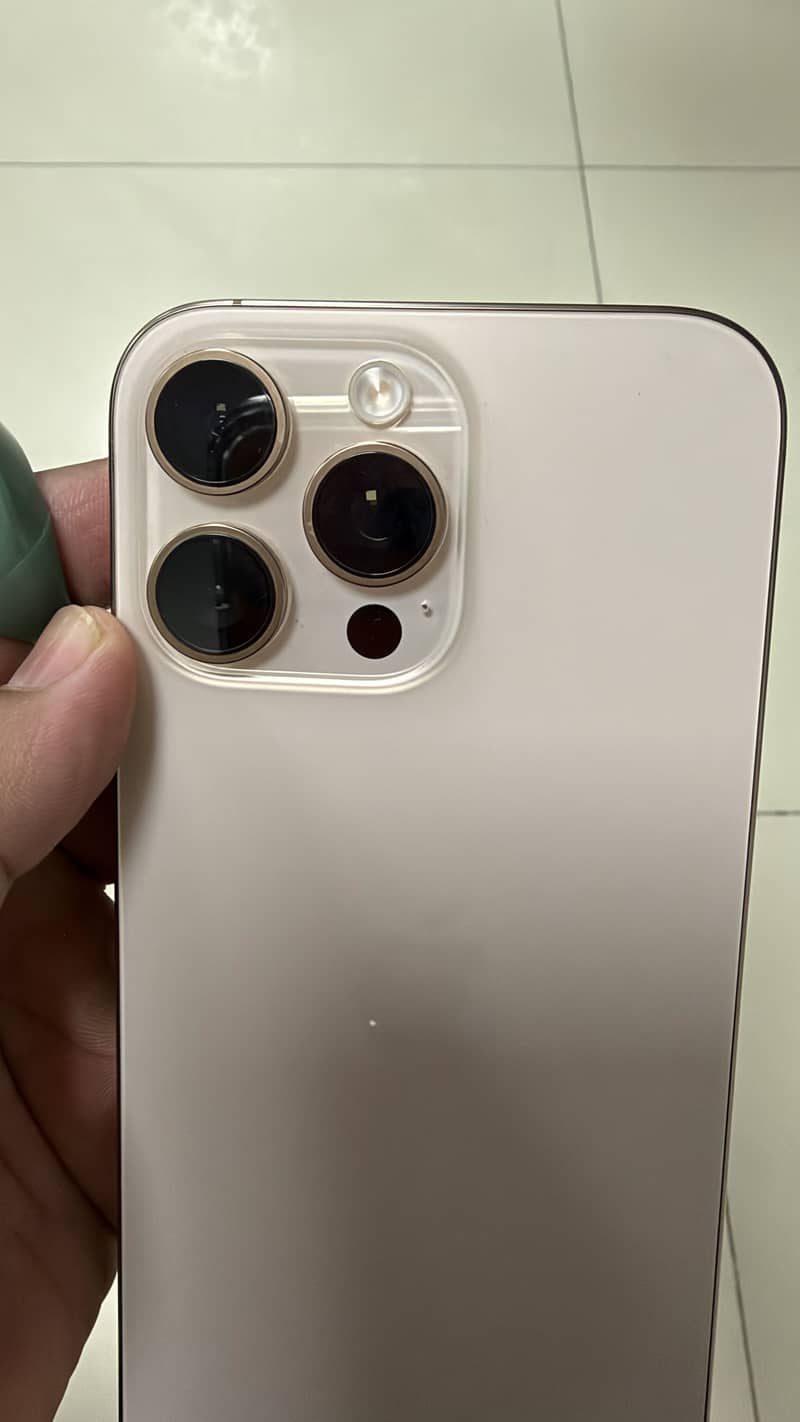 Apple iPhone 16 Pro Max 5
