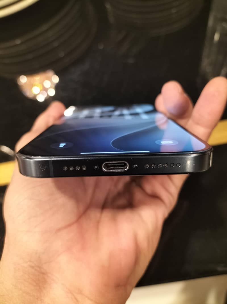 Apple iPhone 15 Pro Max 3