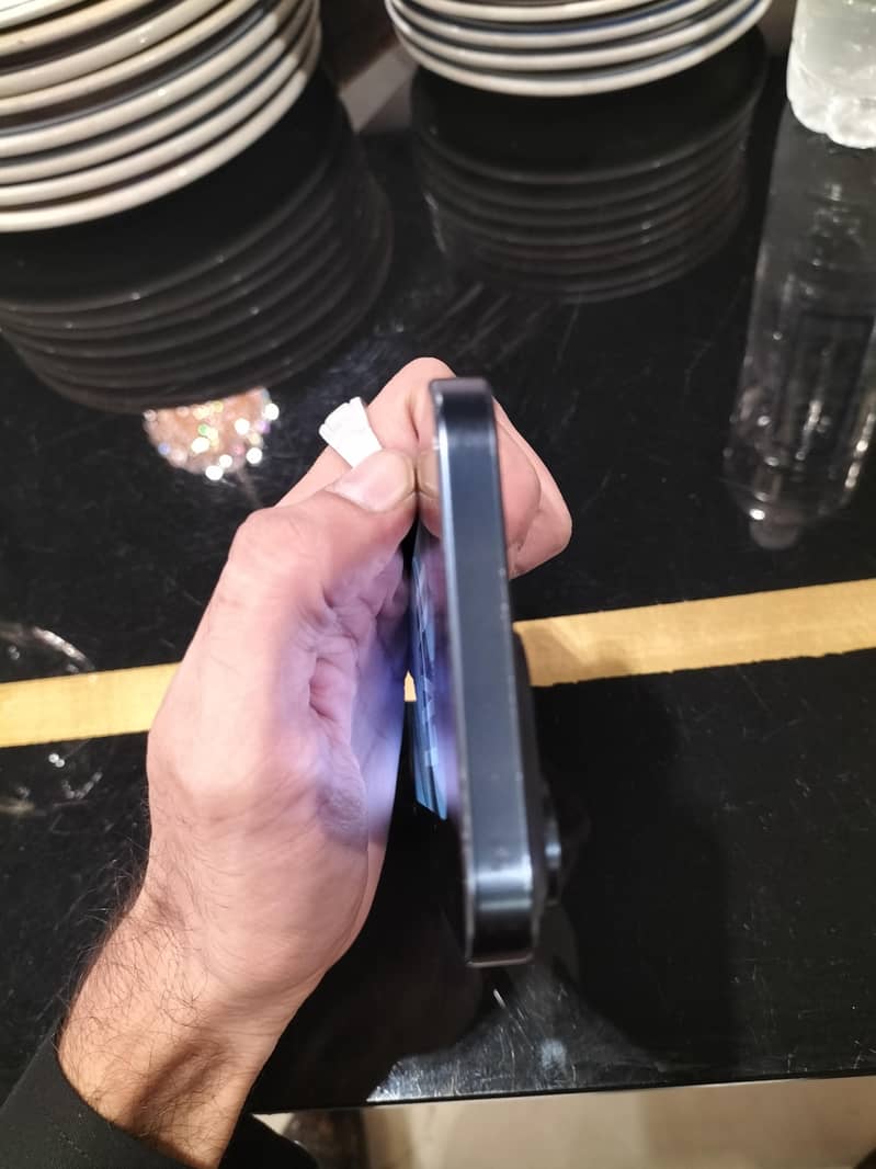 Apple iPhone 15 Pro Max 4