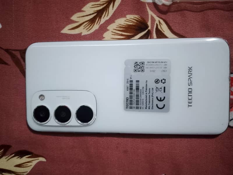 Tecno spark 40pro plus 4