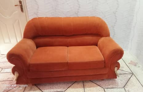 ya aik sofa set ha urgent sale ka lia