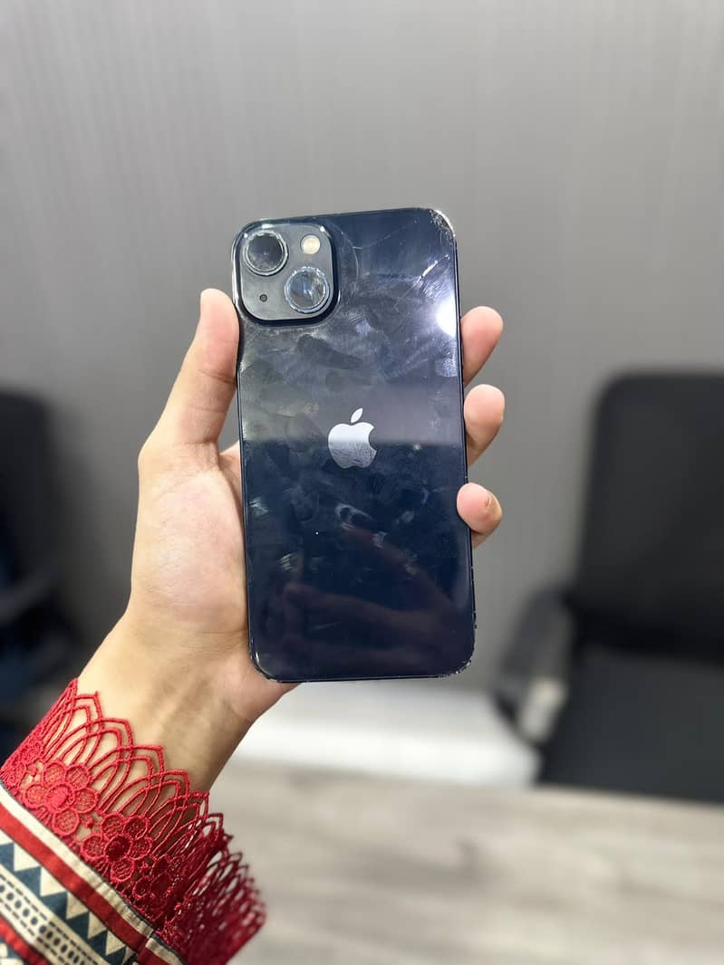 Apple iPhone 13 8
