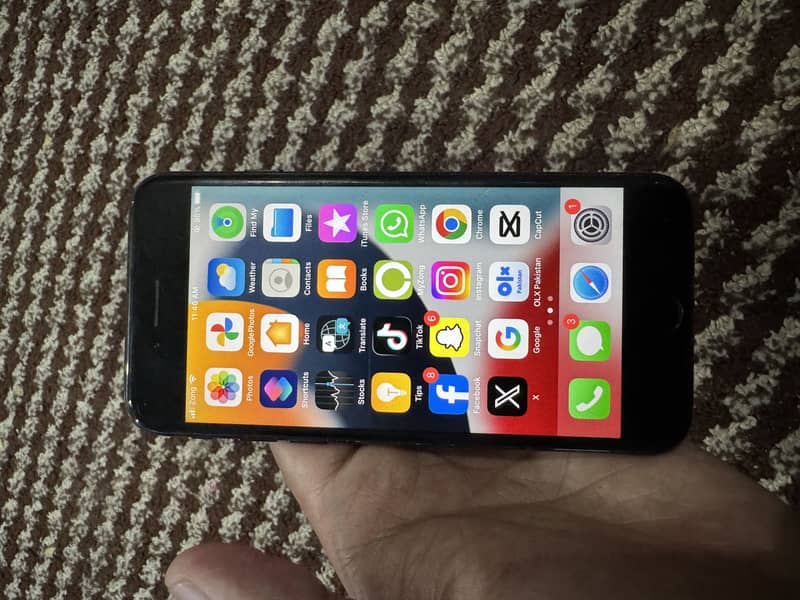 Apple iPhone 7 1