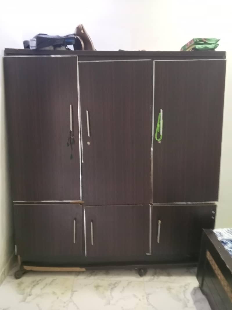 3 door wardrobe 1