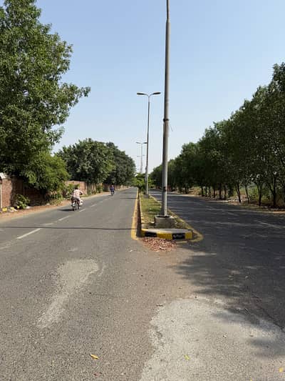 17 kinal plot jointed with Eden Palace and main raiwind road road thokar niaz baig lahore