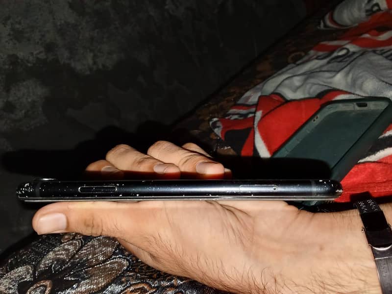 Apple iPhone XR 1