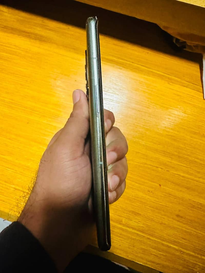 One Plus 10 Pro 4