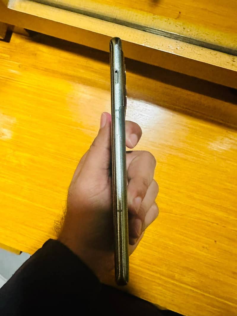 One Plus 10 Pro 6