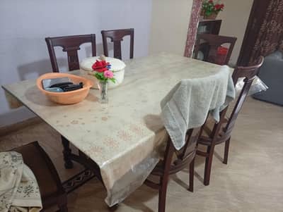 6 Sitter Wodden  Dinning Table with Thick Mirror Glass.