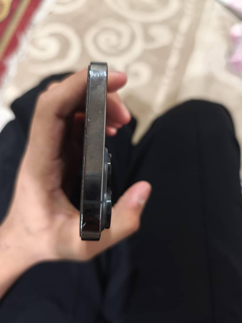 Apple iPhone 13 Pro Max 4