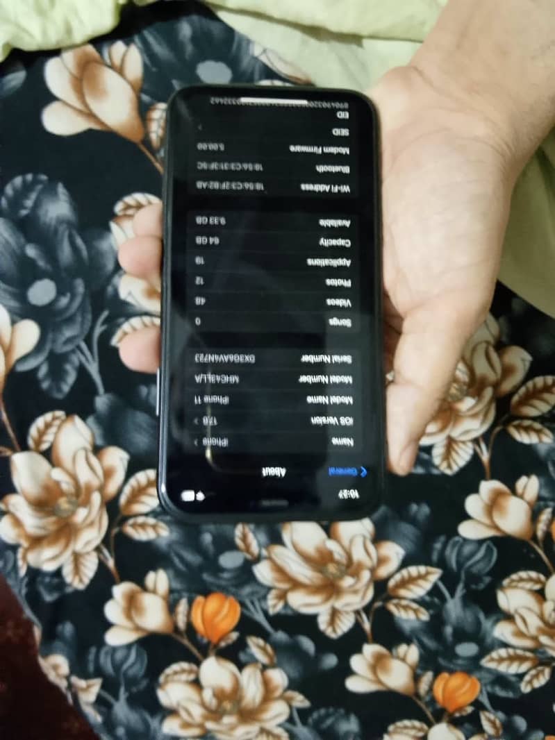 Apple iPhone 11 4