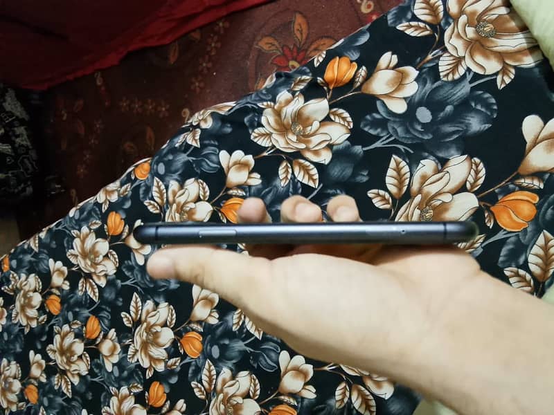 Apple iPhone 11 8