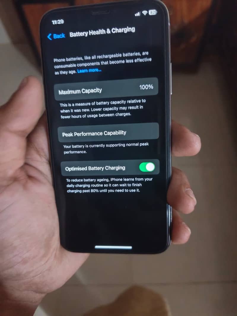 Apple iPhone X 4