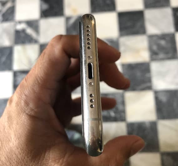 IPhone 11 Pro 4