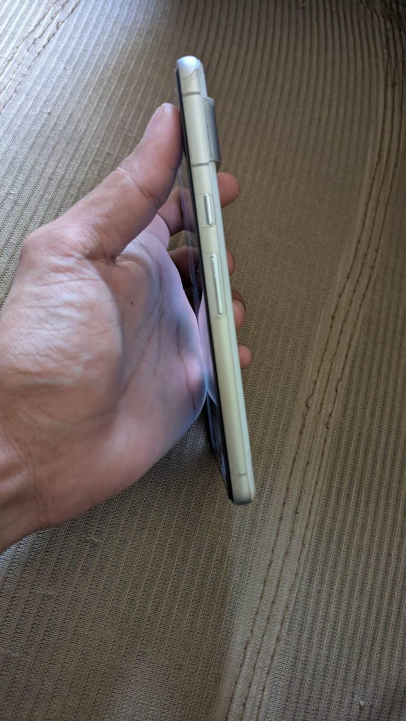 Google Pixel 7 4