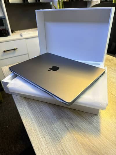 Apple MacBook M4 pro 24gb Ram 512gb SSD