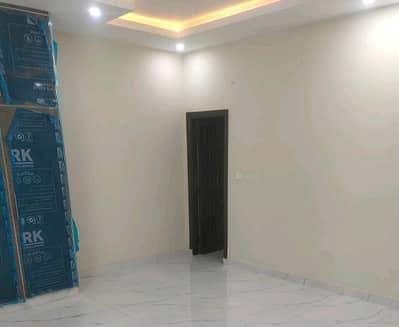 Stunning 2800 Square Feet Upper Portion In I-8/4 Available