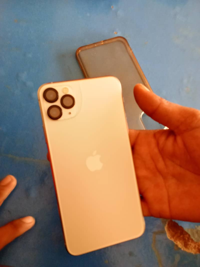 Apple iPhone 11 pro max 2