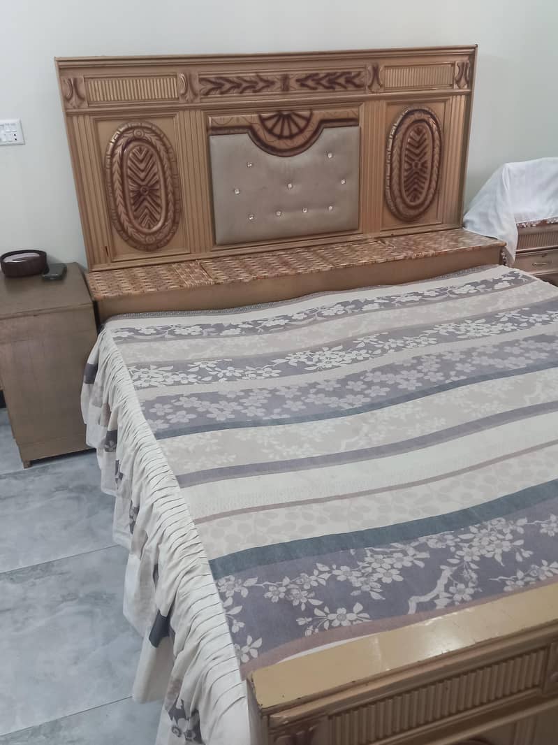King bed 2