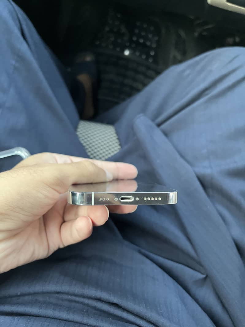 Apple iPhone 14 Pro 0
