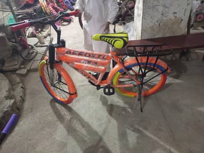 new and 9/10 condition cycle 20. no